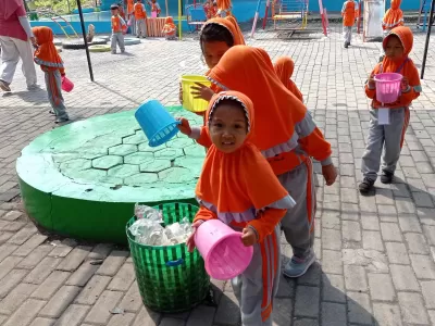 Peduli lingkungan sekolah